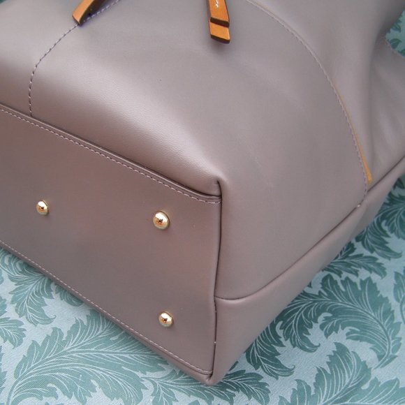 NWT Dooney & Bourke Smooth Leather Dawson Satchel in Taupe - Picture 9 of 16